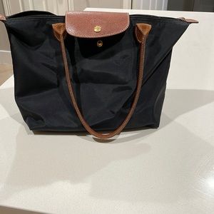 Small Le Pliage Nylon Shoulder Tote
LONGCHAMP